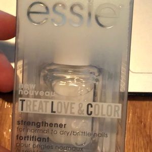Essie Treat, Love, &Color nail strengthener
